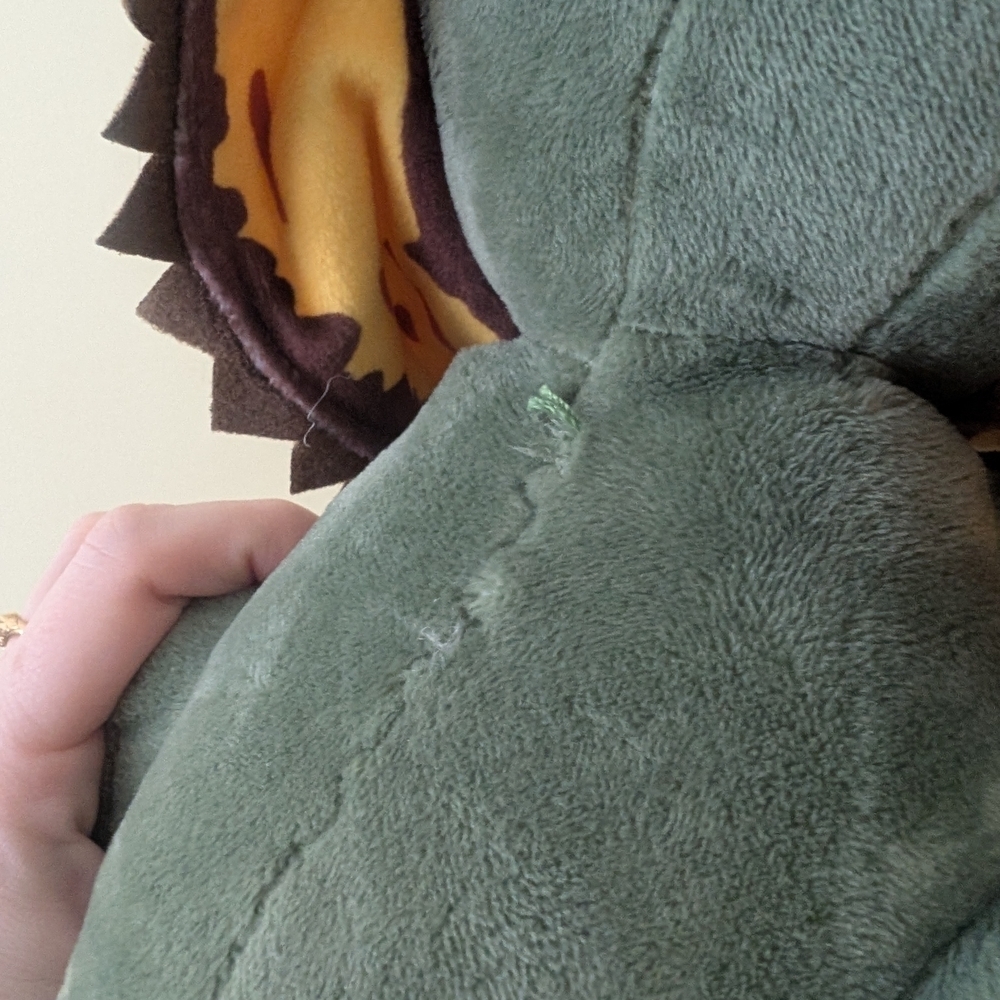 Jurassic World Green Dinosaur Plush Toy - Picture 7 of 8